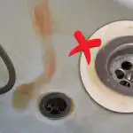 Snabbt och utan kemikalier: hur man permanent tar bort rostfläckar från badkaret Snabbt och utan kemikalier: hur man permanent tar bort rostfläckar